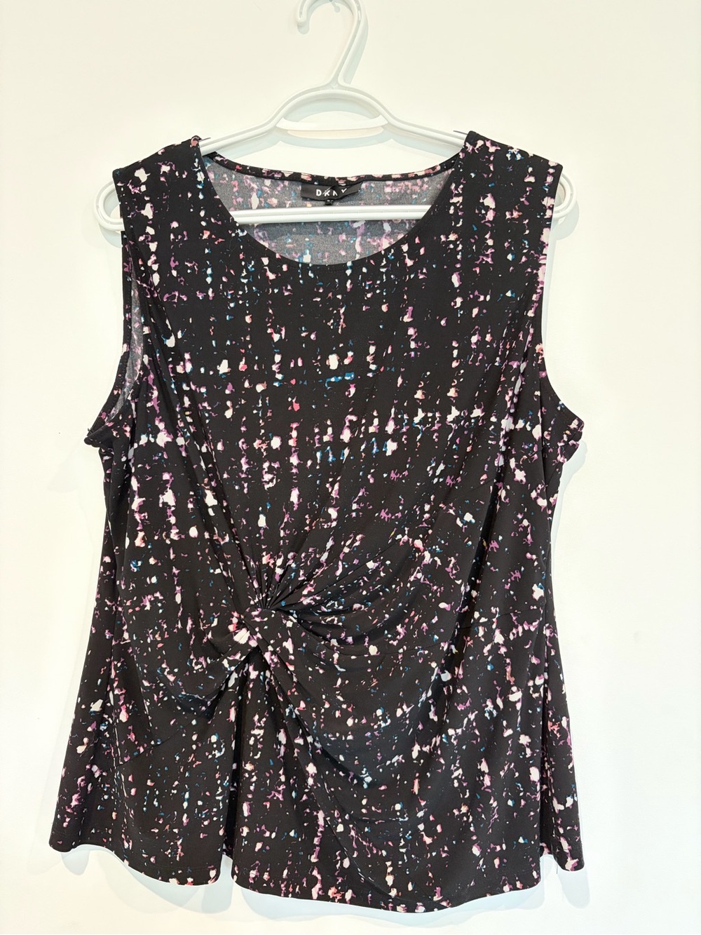 DKNY Black Sleeveless Twist-Front Tank with Pink and Blue Speckle